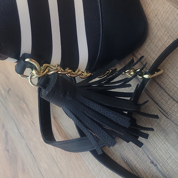 Purse - Picture 3 of 4